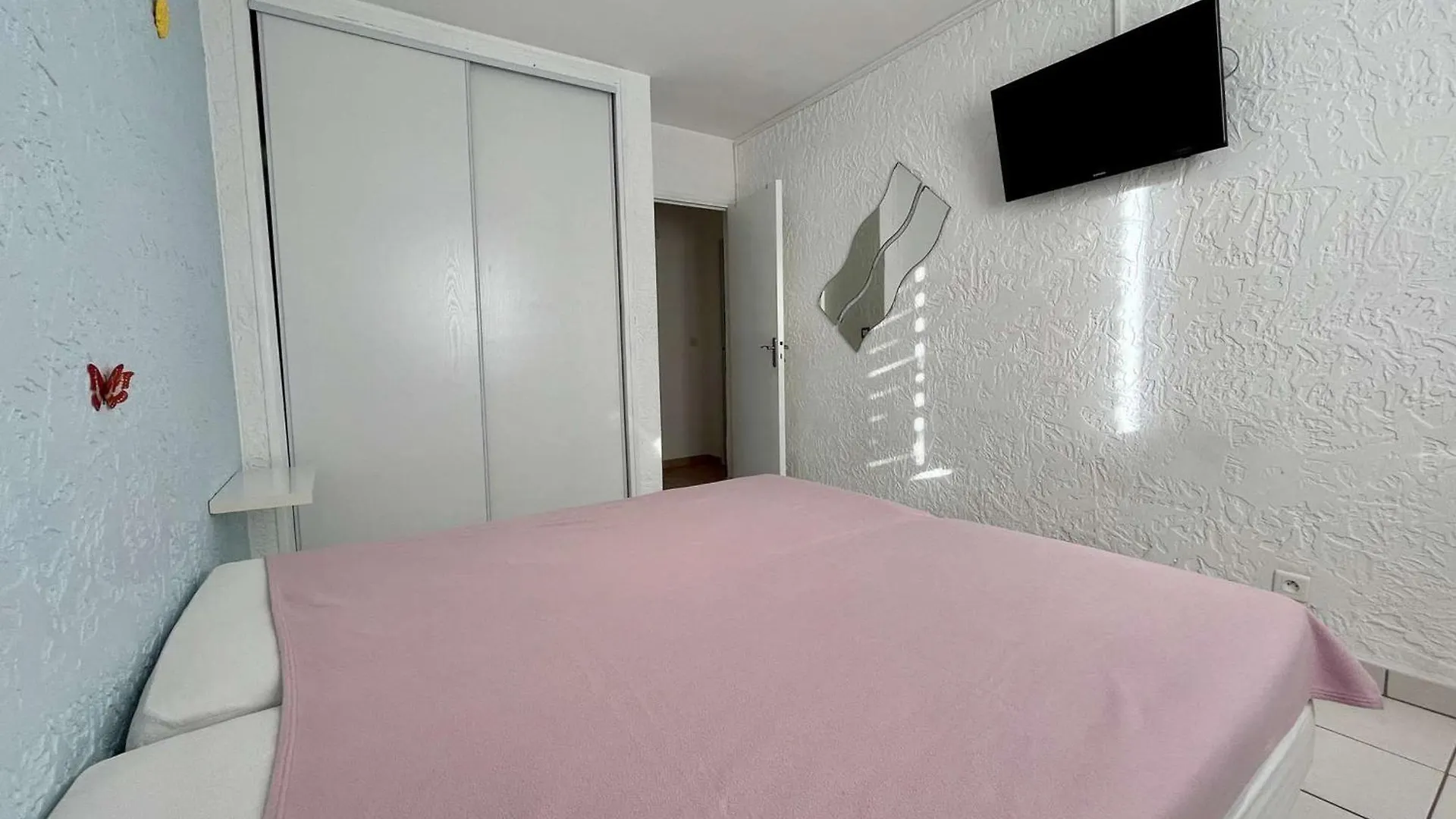 Appartement Climatise A Cavalaire-Sur-Mer, 2 Pieces, Parking Prive, Proche Plages Et Commerces - Fr-1-226B-181 Lejlighed