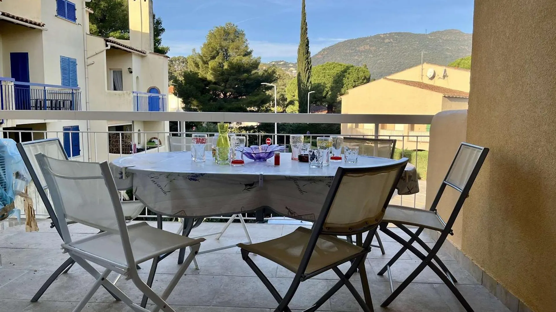Appartement Climatise A Cavalaire-Sur-Mer, 2 Pieces, Parking Prive, Proche Plages Et Commerces - Fr-1-226B-181 0*, Cavalaire-sur-Mer