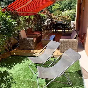 Rdc Tres Grande Terrasse Proche Et Centre Appartement